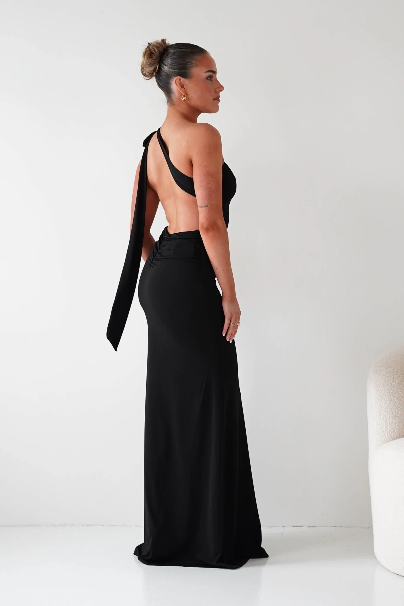 Seraphine Backless Tie Bodycon Maxi Gown | Black - Image 15