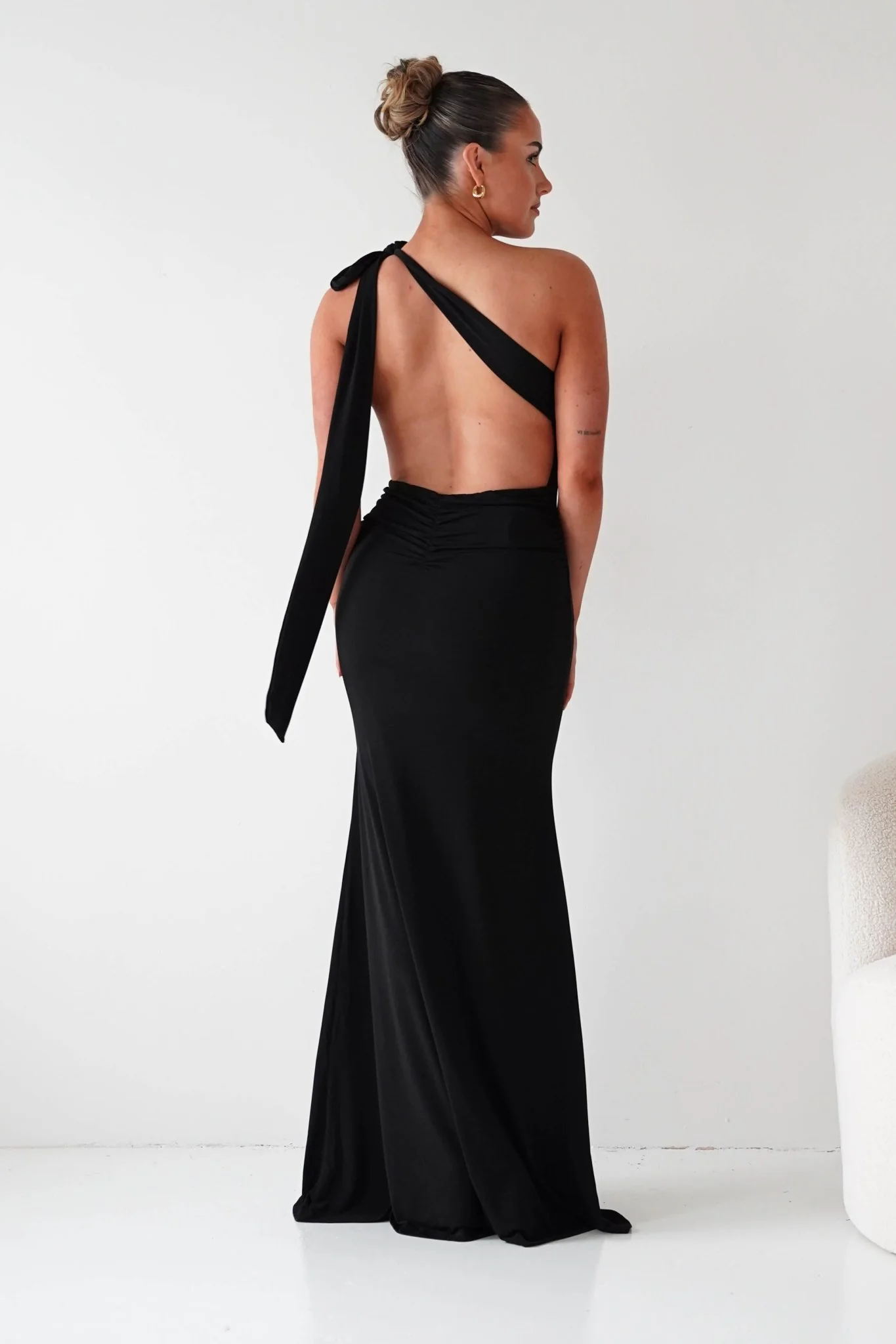 Seraphine Backless Tie Bodycon Maxi Gown | Black - Image 17
