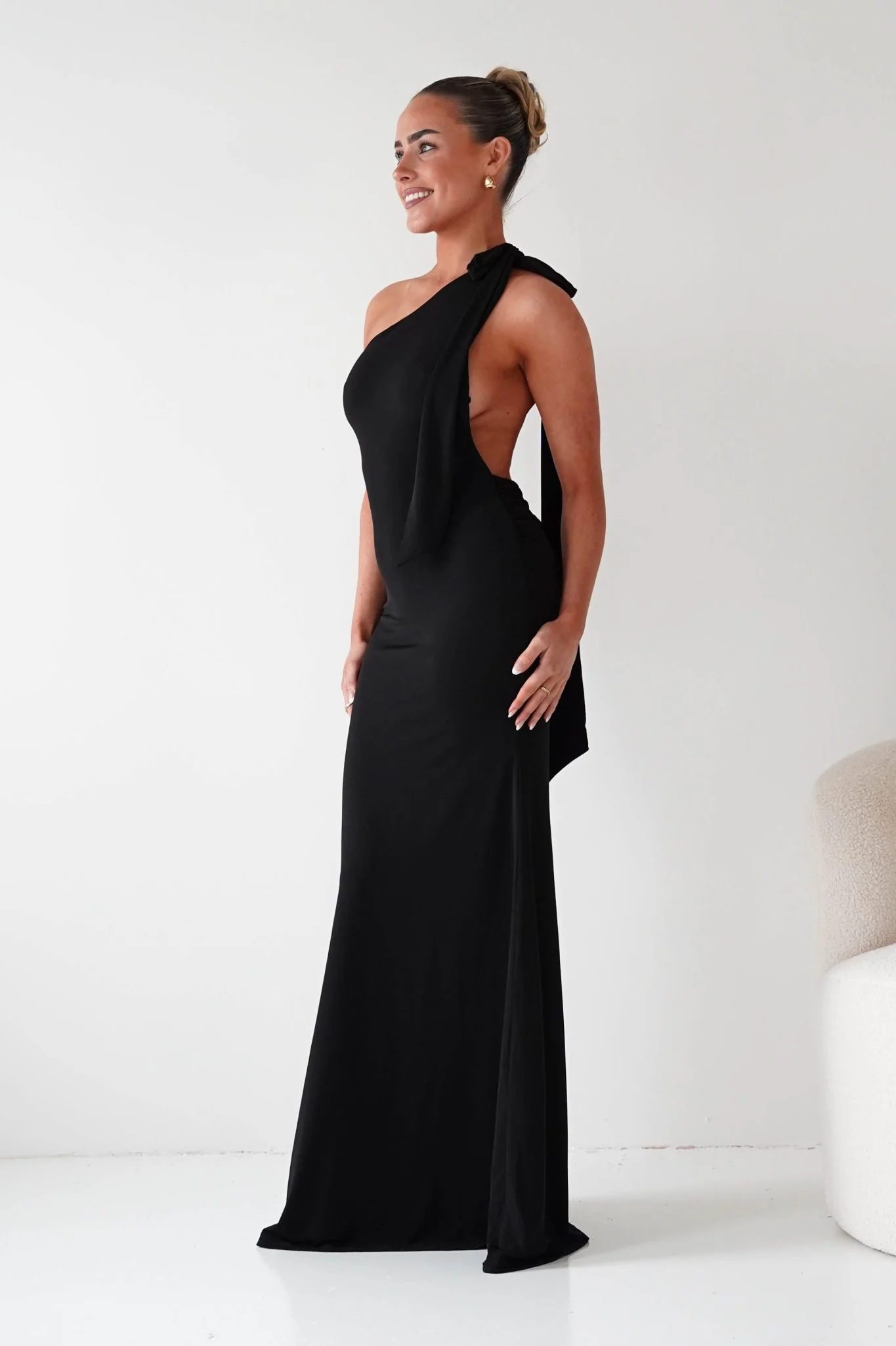 Seraphine Backless Tie Bodycon Maxi Gown | Black - Image 4